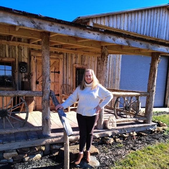 Meet your Posher, Patty - Picture 1 of 4